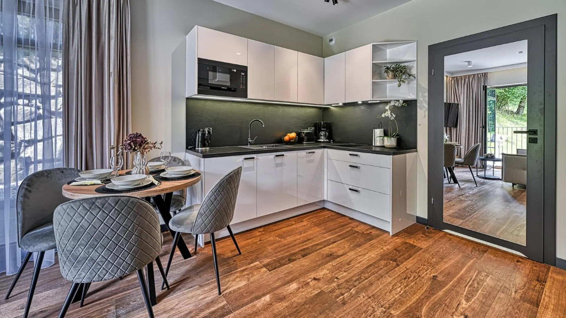 Apartament Z Prywatnym Jacuzzi Orlik Vip Residence - Blisko Wyciagu I Wang By Royal Aparts Karpacz 0*,  Poland